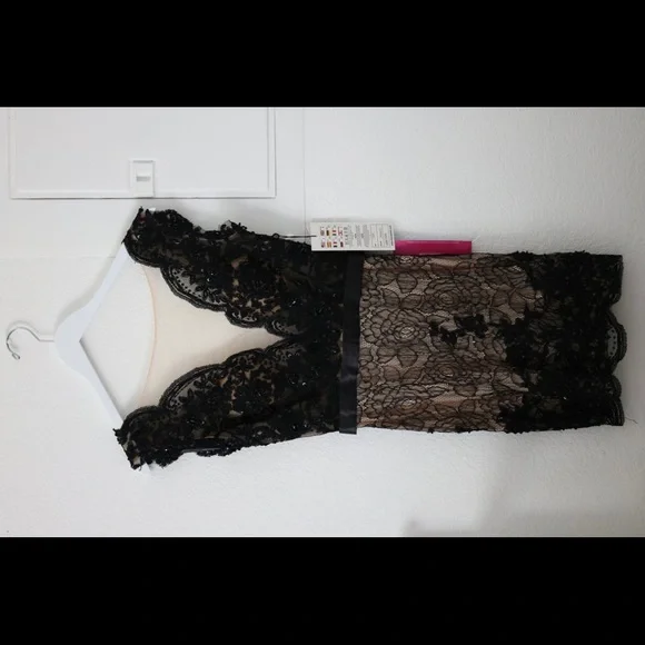 Alyce Paris Black and Nude Lace and Bead Cocktail Dress - Picture 2 of 6